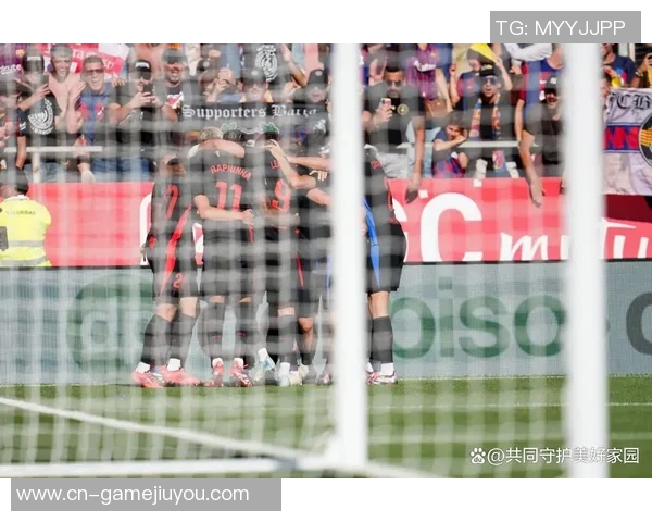 亚马尔德比战前一天积极训练奥尔莫恢复状态随队合练